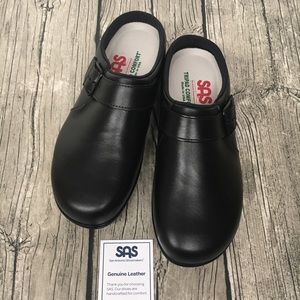 NWT SAS Leather Mules or Clogs Sz 8